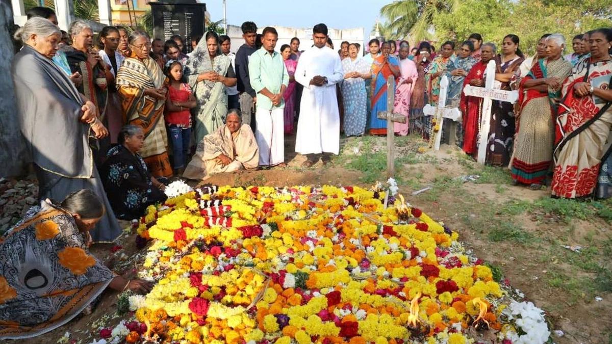 Fishermen pay homage to tsunami victims on 21st anniversary