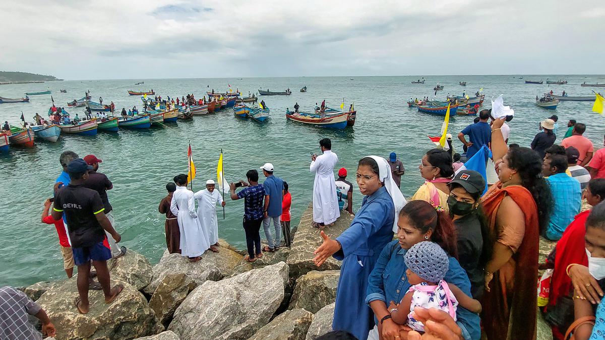 Explained | Why are the fisherfolk demanding to stop the construction of Vizhinjam port project