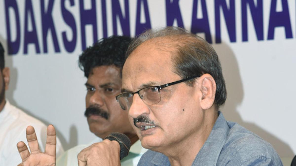 Will Centre allows RSS activities on its property, asks Congress