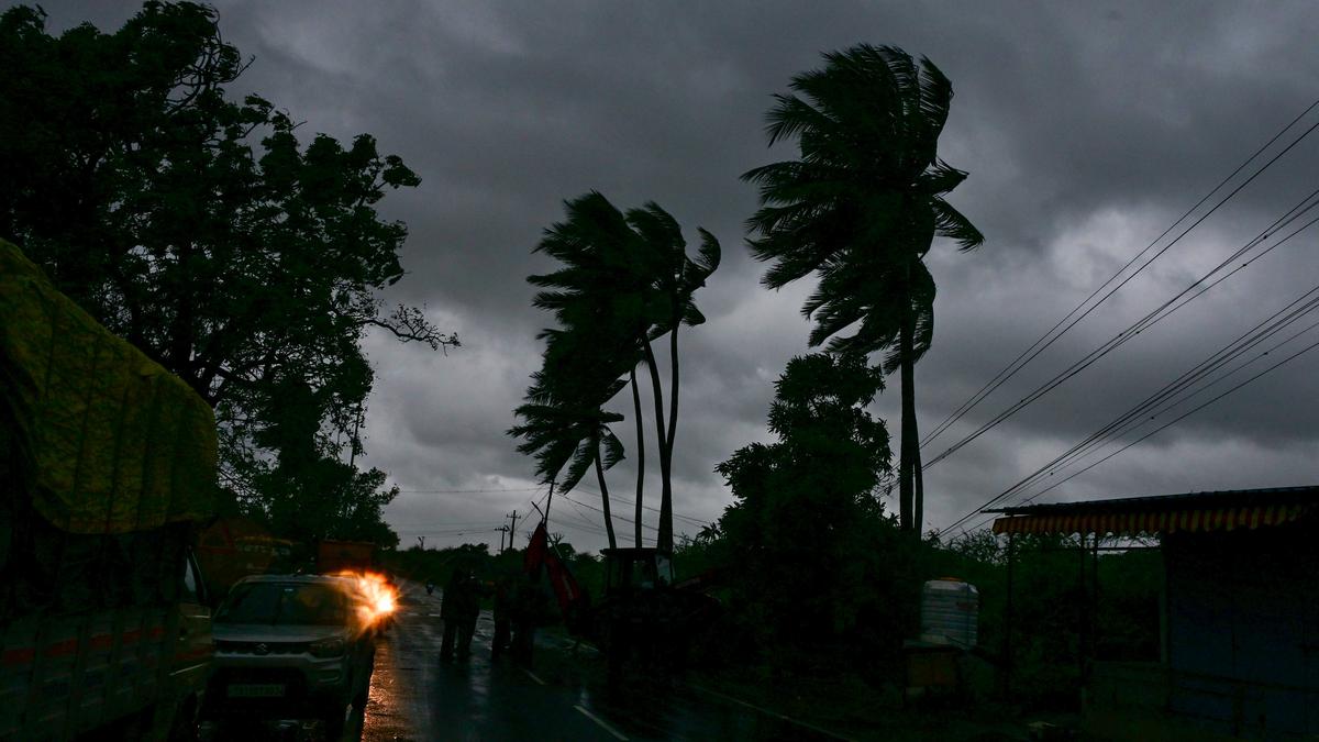 Cyclone Fengal LIVE Updates: Tamil Nadu Braces for Landfall