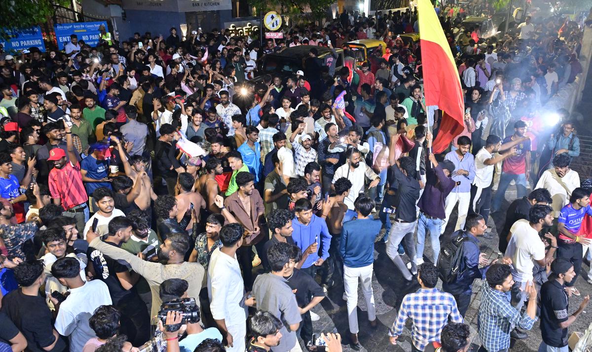 A large number of fans of Royal Challengers Bengaluru celebrating after the team won the IPL trophy, in Bengaluru on Tuesday, June 03, 2025.