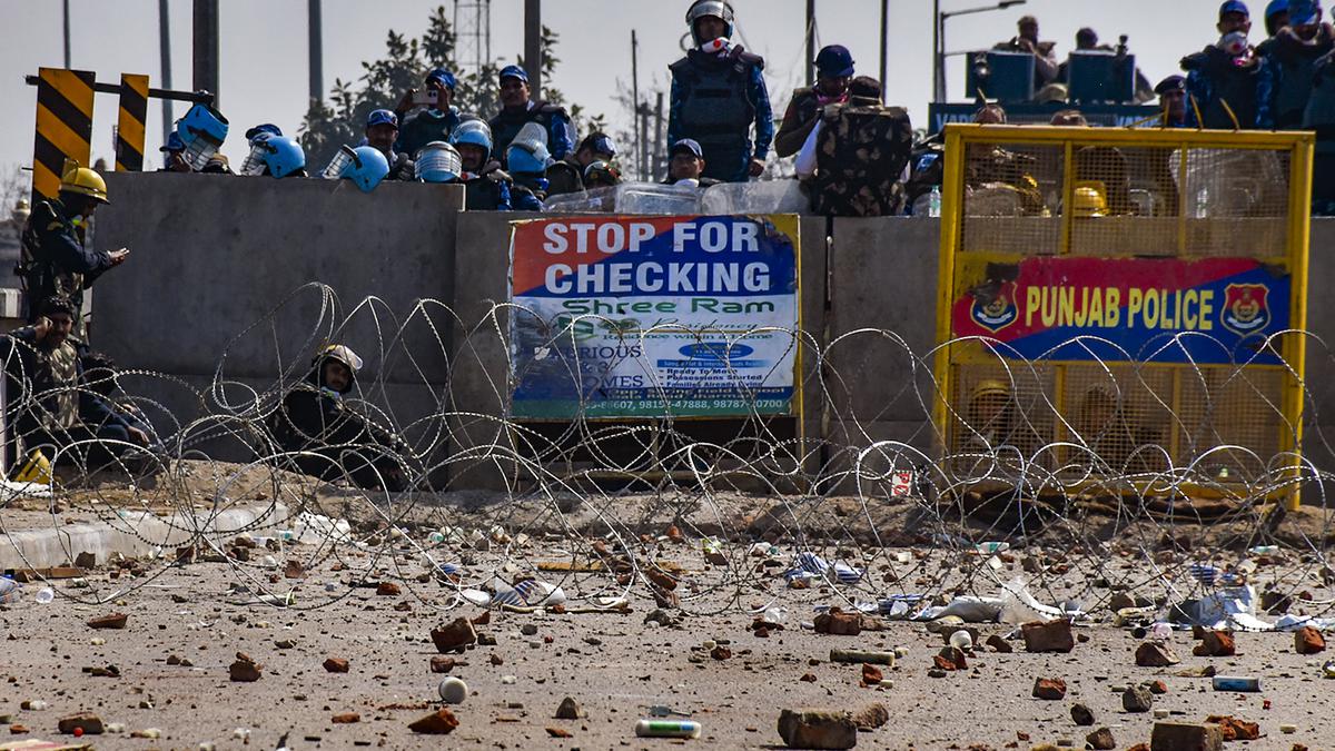 Farmers Protest 2024 Updates Union Ministers Hold Talks With Union   PTI02 15 2024 000148A 