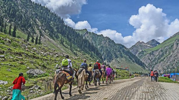 Amarnath Yatra resumes on Baltal route