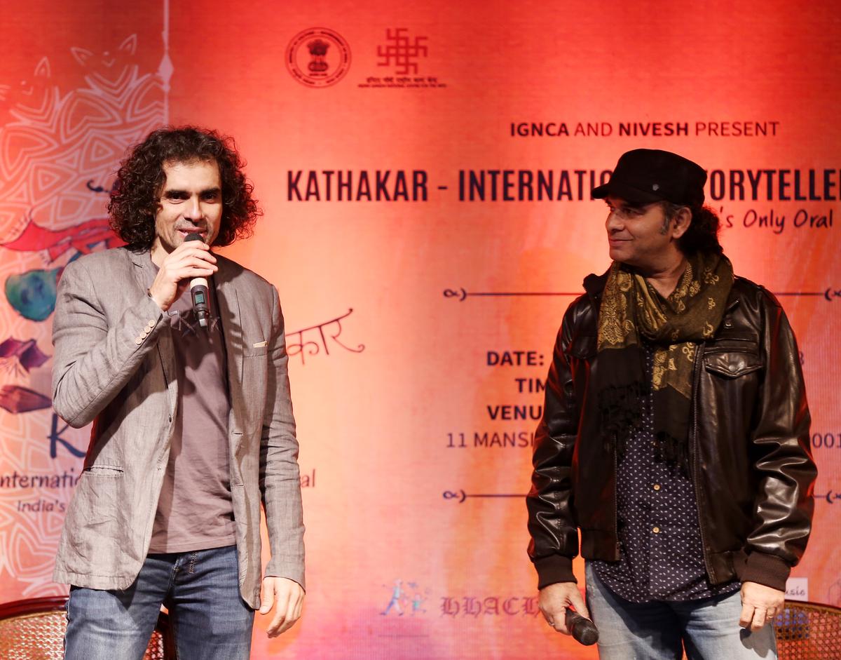 Imtiaz Ali with Mohit Chauhan at previous edition of Kathakar International Storytellers Festival