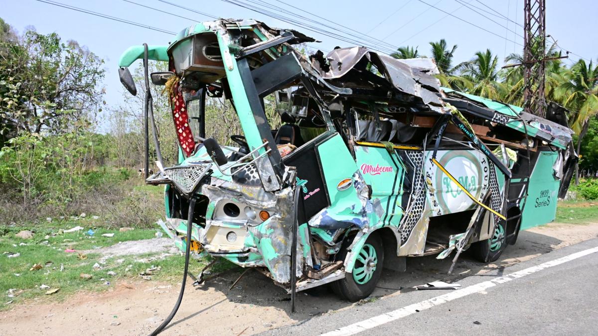 22 persons injured in accident on Krishnagiri National Highway
