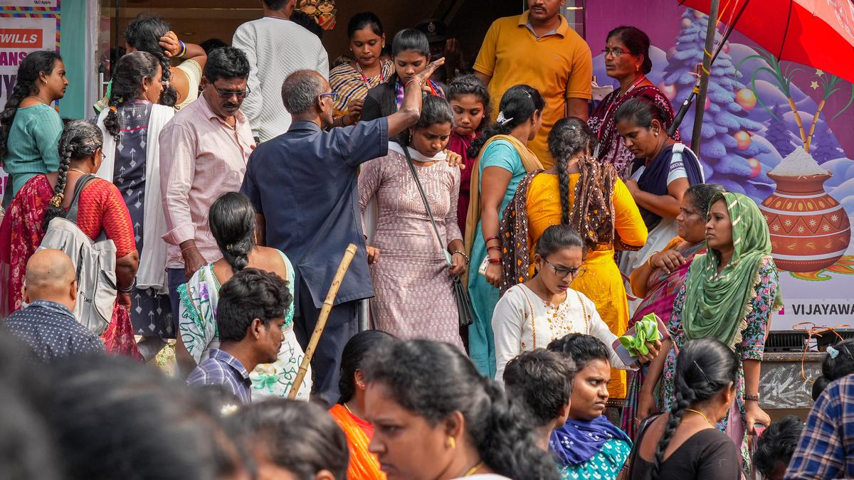 Textile and garment traders do brisk business from Christmas to Sankranti in Visakhapatnam district