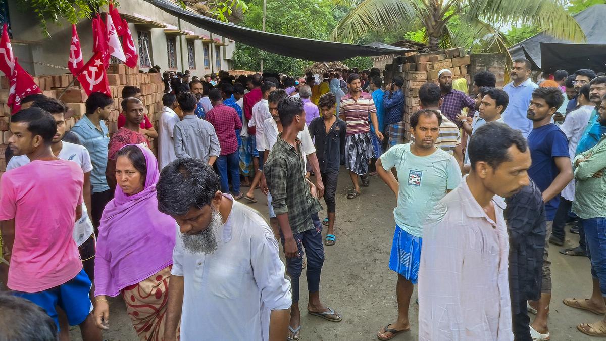 West Bengal CPI(M) leaders meet family of girl killed in Kaliganj bomb explosion