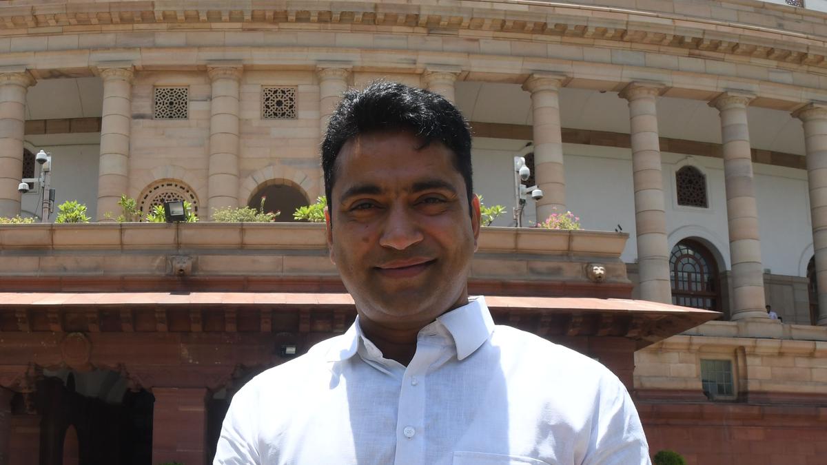 Churu MP Rahul Kaswan resigns from BJP, joins Congress