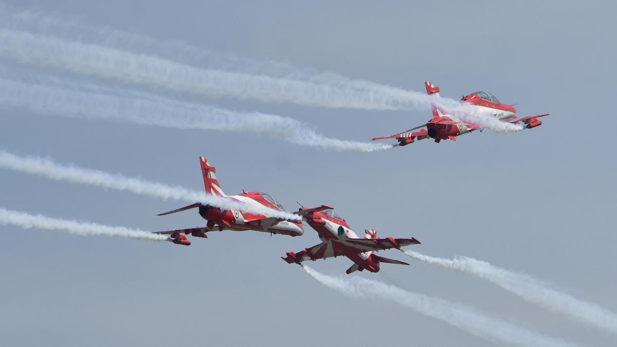 Aircraft and helicopters enthrall audience at final dress rehearsal of Aero India 2023  