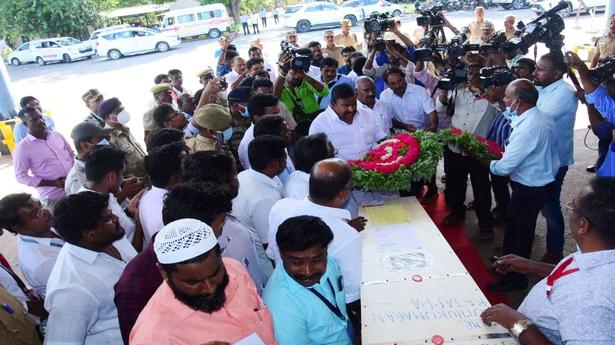 Body of Tiruvarur man shot dead in Kuwait brought home