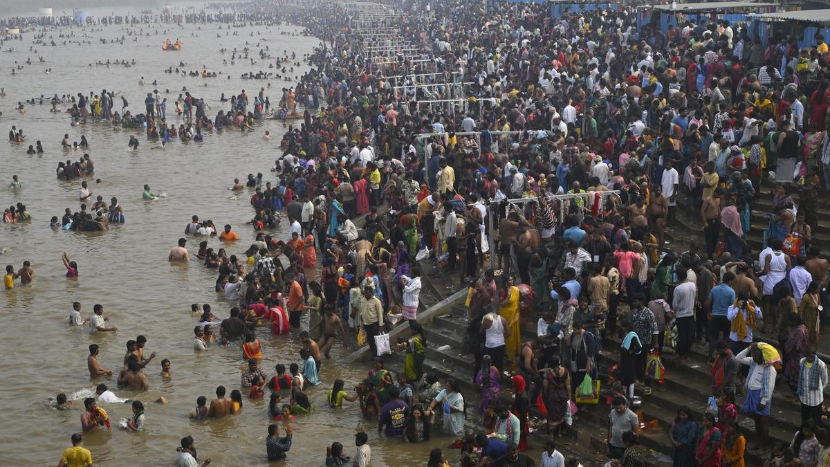 Medaram Jatara | Over 1 crore devotees likely to visit after Sammakka’s arrival: Telangana Minister