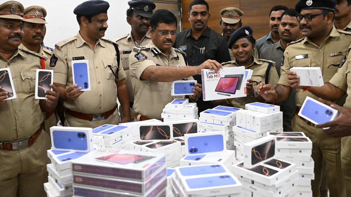 Gang arrested from Bihar hours after stealing gadgets worth ₹2.51 crore from Vijayawada warehouse