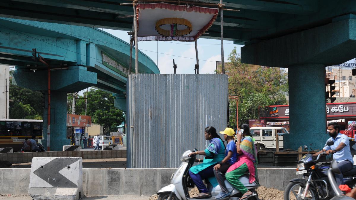 Security strengthened for kambam procession in Erode on Saturday
