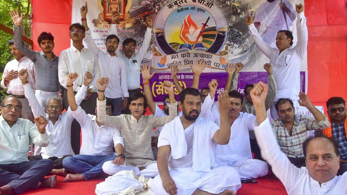 ‘Demands to be discussed with CM within 15 days’: Jain monk ends indefinite fast over pigeon feeding issue in Mumbai