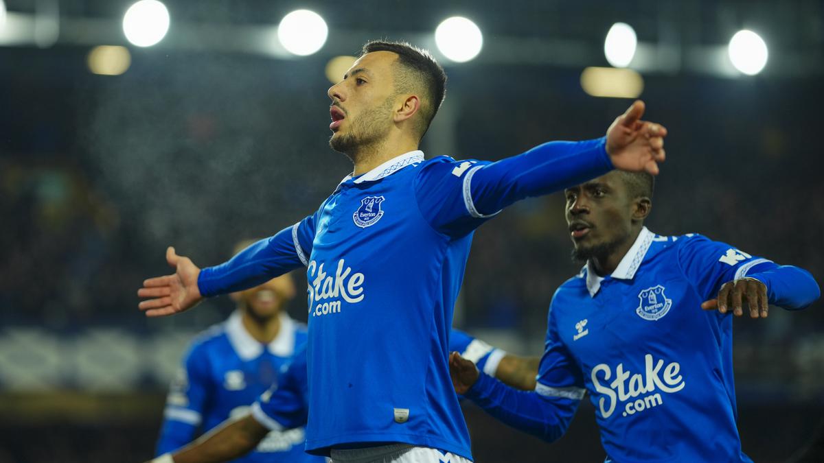 Premier League | Everton shows fight after 10-poin
