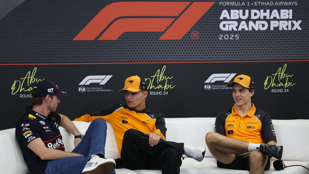 Norris, ilk şampiyonluğunu kazanmak için sinir bozucu üç yollu bir hurdayla karşı karşıya