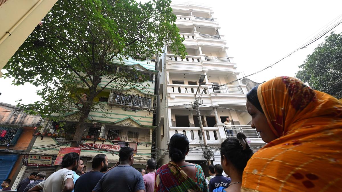 Flat-owners of ‘tilted’ multi-storey resist demolition by Kolkata Municipal Corporation, demand to meet Mayor