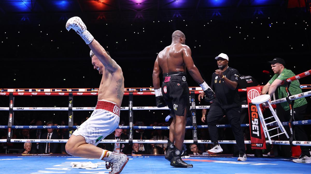 Usyk demolishes Dubois with fifth-round knockout