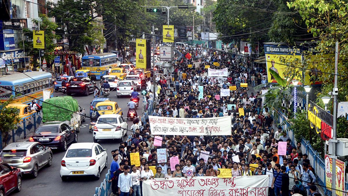 FIR lodged in connection with 'Azad Kashmir' graffiti on Jadavpur University campus