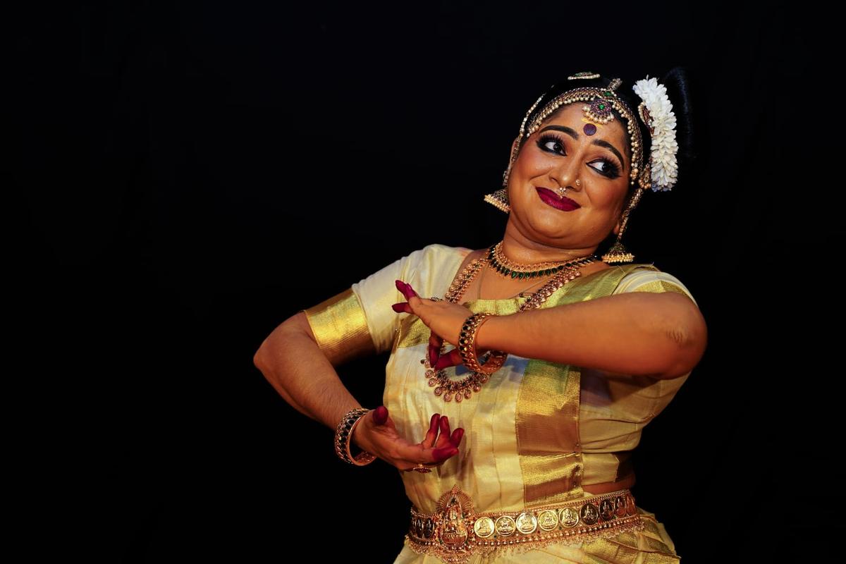 Salini at a Mohiniyattam recital 