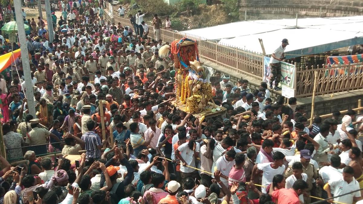 Andhra Pradesh: A large number of devotees take part in Chakrateertham at Srimukhalingam temple in Srikakulam district