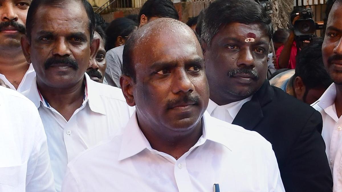 AIADMK rebel MLA Manoj Pandian joins DMK