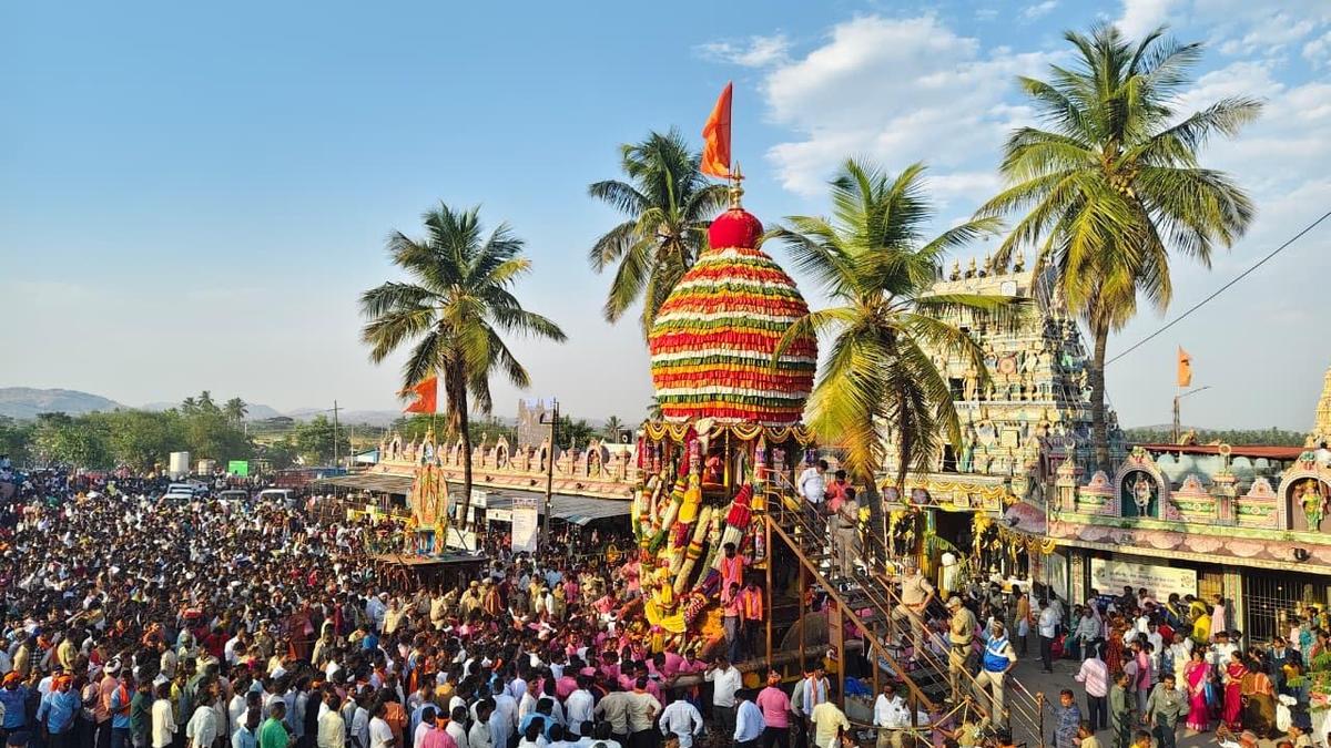 Religious fervour, enthusiasm mark Huligemma Devi Rathotsava at Huligi
