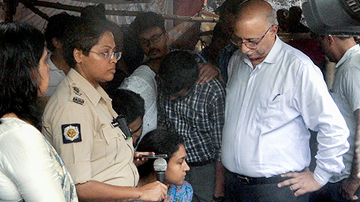 Amid Mamata's appeal to withdraw stir, junior doctor's indefinite hunger strike enters 16th day