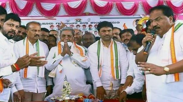 Siddaramaiah attacks RSS at the launch of padayatra in Tagadur