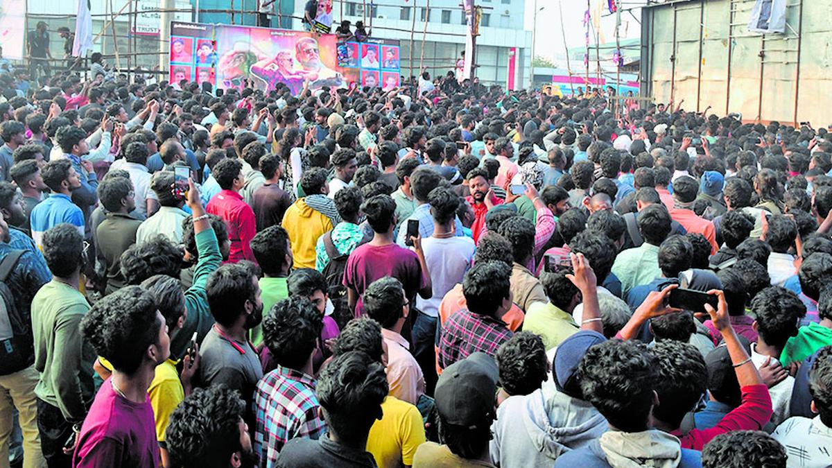 Special shows of Thunivu and Varisu land theatre owners in trouble