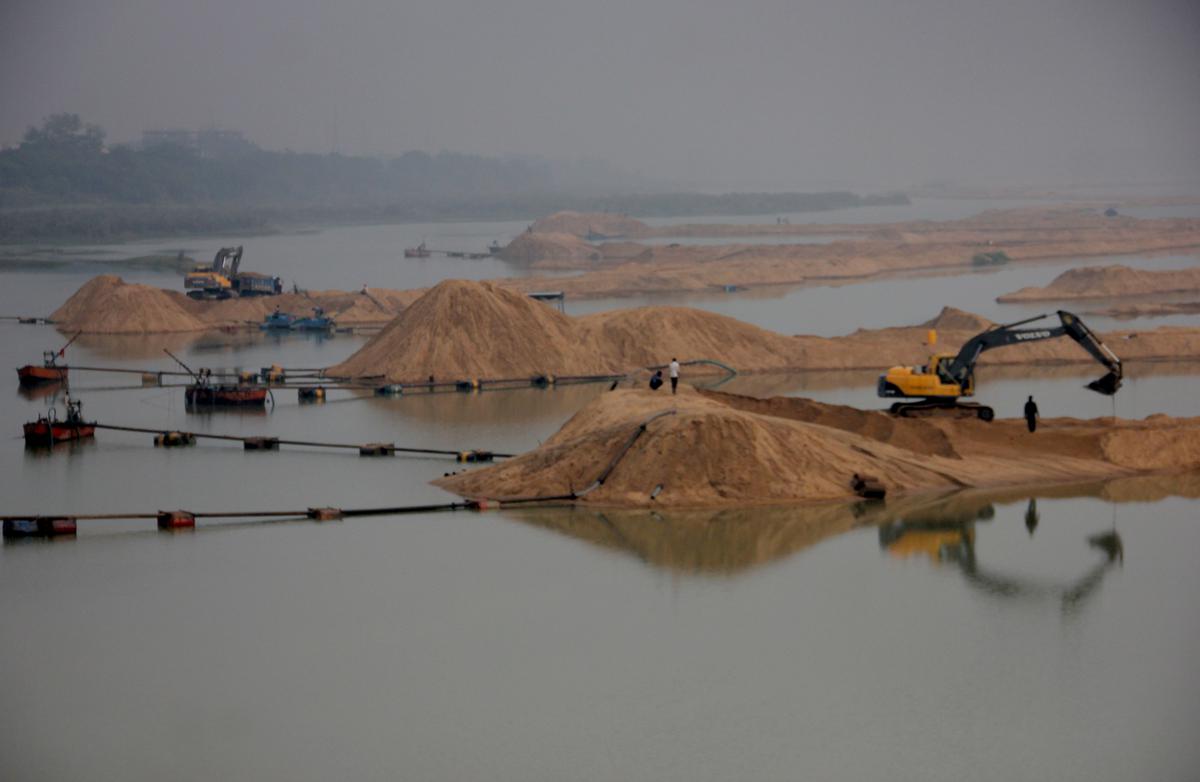 DRP NB 050922: Corruption in Large Dams & pro dam media Mughals