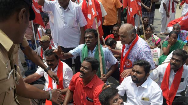 CPI cadre protest against policies of Central government in Erode