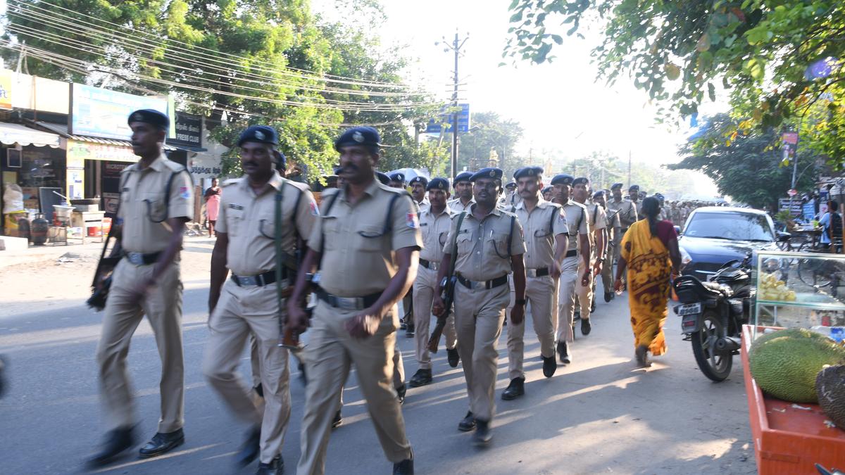 Police, paramilitary forces conduct flag march in Thoothukudi