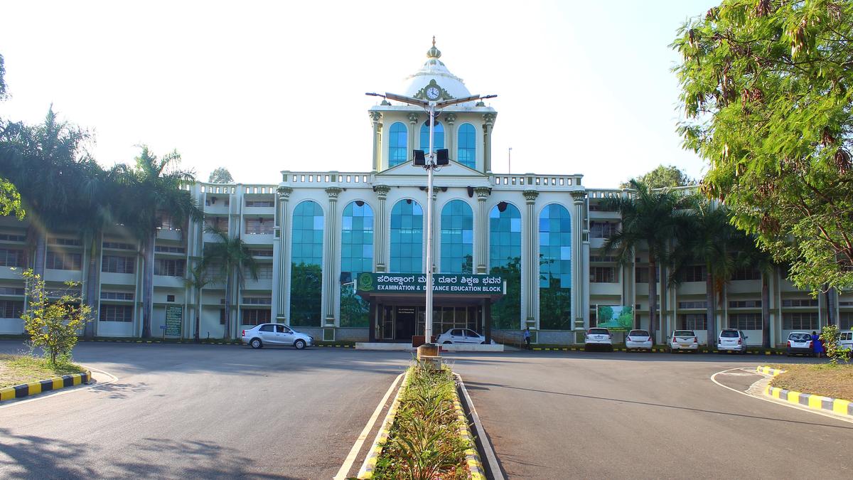 MP expresses disappointment over lack of facilities for students at Kuvempu University