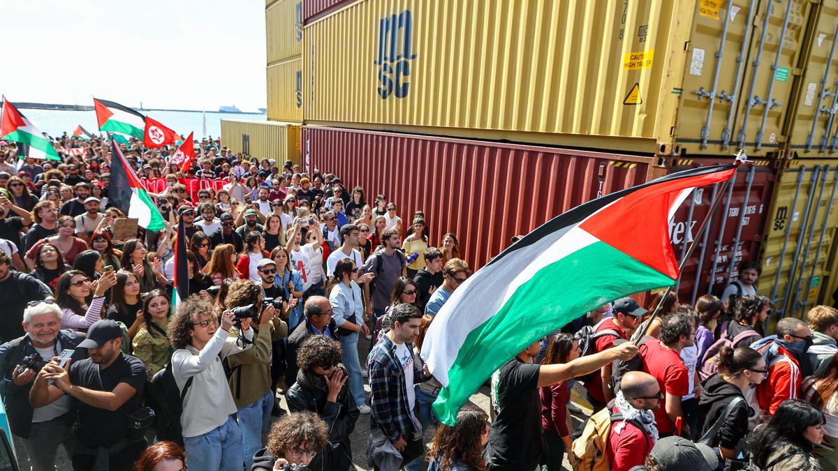 Two million people rally in Italy for Gaza as general strike halts key services