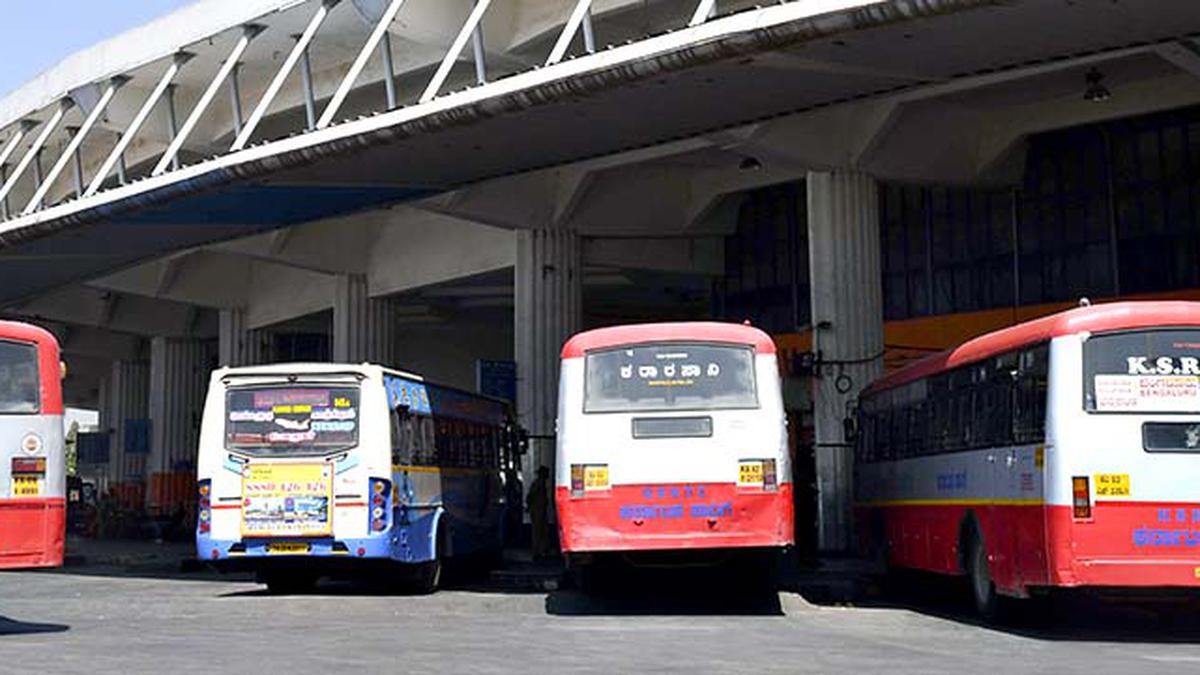 KSRTC drivers and conductors to get salary on the first of every month from October