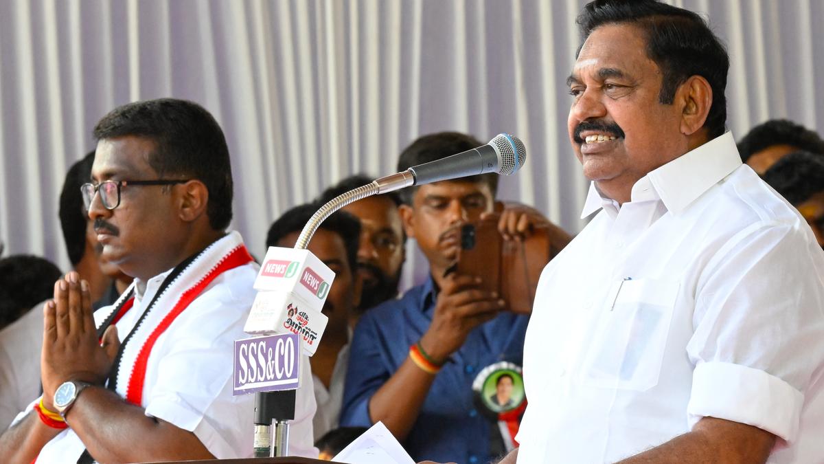 Tamils are educated, will not fall for roadshows: Palaniswami