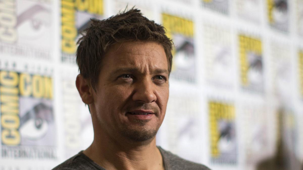 Jeremy Renner returns to work one year after snowplow accident