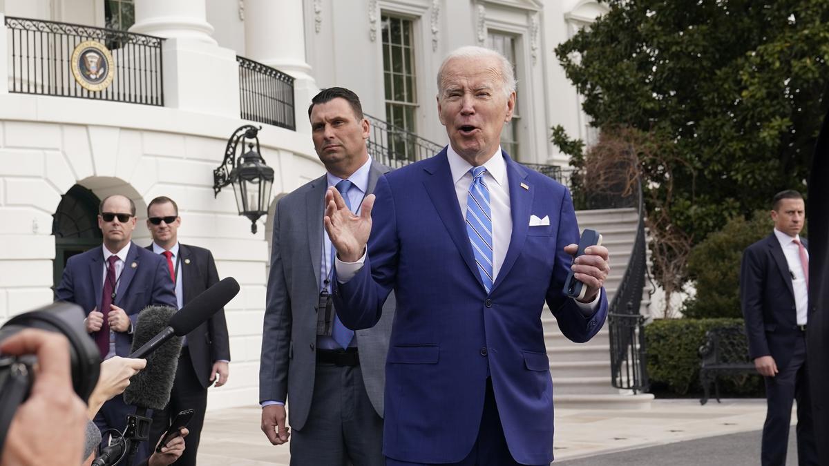 Biden will seek Medicare changes, up tax rate in new budget