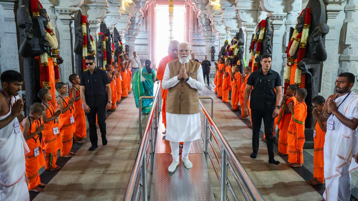 PM proposes 9-point collective pledge at public meeting in Adichunchanagiri