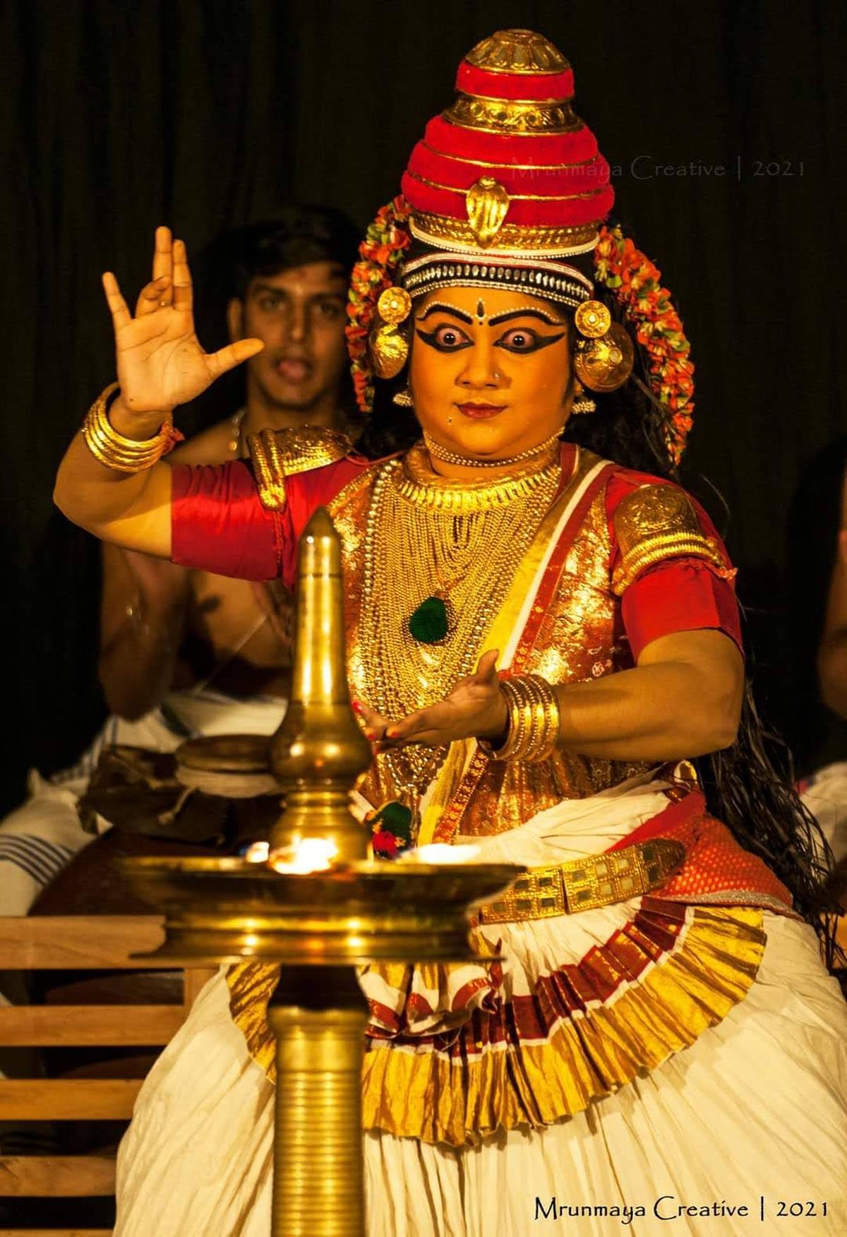 Salini VG during one of her Koodiyattam performances