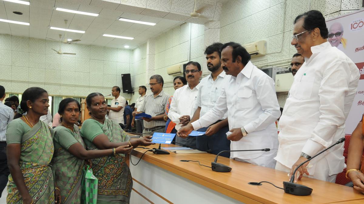 T.N. Chief Minister wants Tasmac shops to be run without any complaints: Minister Muthusamy