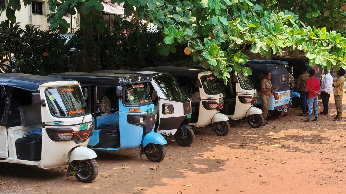 Drivers Consider Switching To Electric Autorickshaws