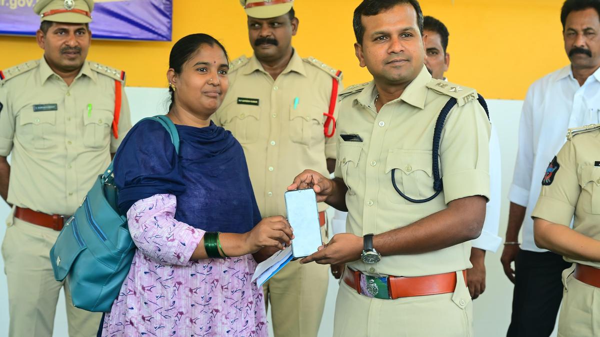 Police return 135 mobile phones to owners in Sathya Sai district
