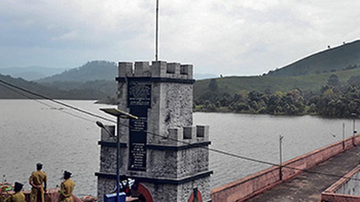 Water level in Mullaperiyar dam stands at 123.95 feet