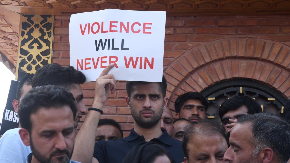 Bengal tourists recently back from Kashmir devastated by Pahalgam terrorist attack, feel sad for its people too