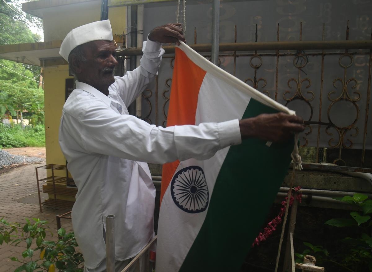 What inspired Mangaluru man to hoist tricolour every day The Hindu