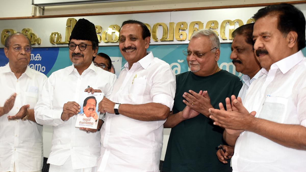 Congress leaders shower praises on Chennithala