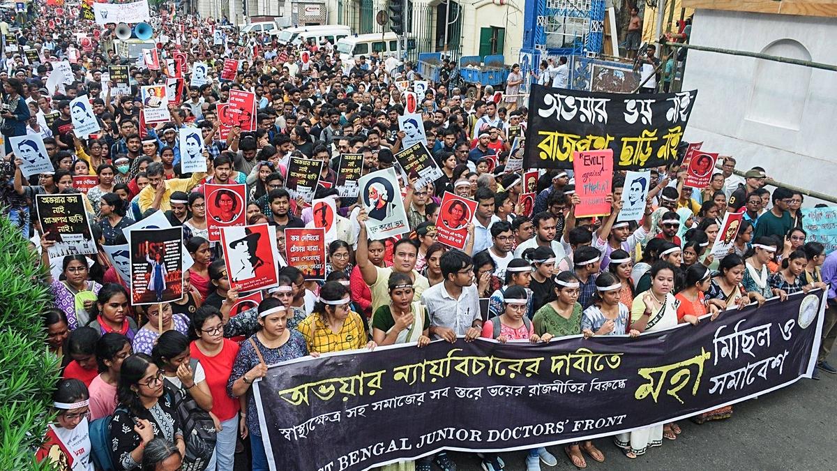 Pressure Mounts on West Bengal Doctors to End Strike