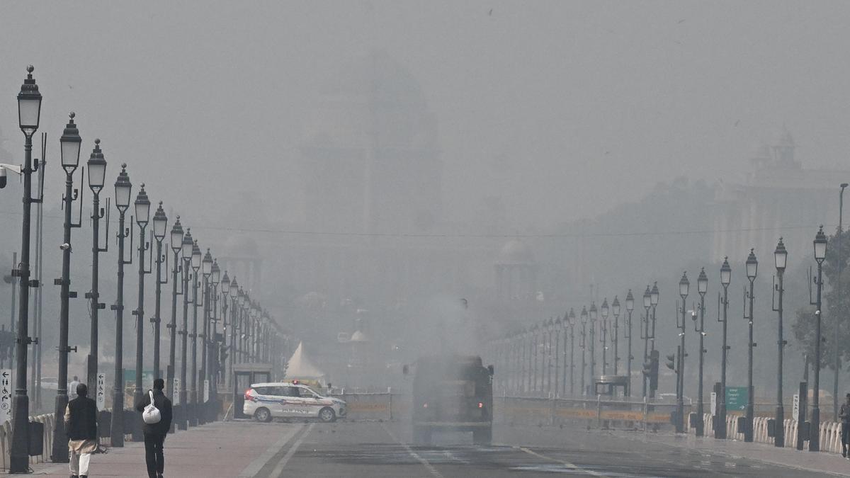 https://th-i.thgim.com/public/incoming/ublbvp/article68894060.ece/alternates/LANDSCAPE_1200/POLLUTION%20STANDALONE%20DELHI%202024_21_11_8.jpg